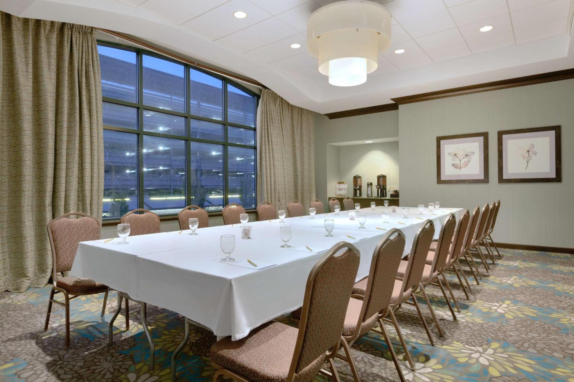 Hilton Garden Inn Worcester Buitenkant foto